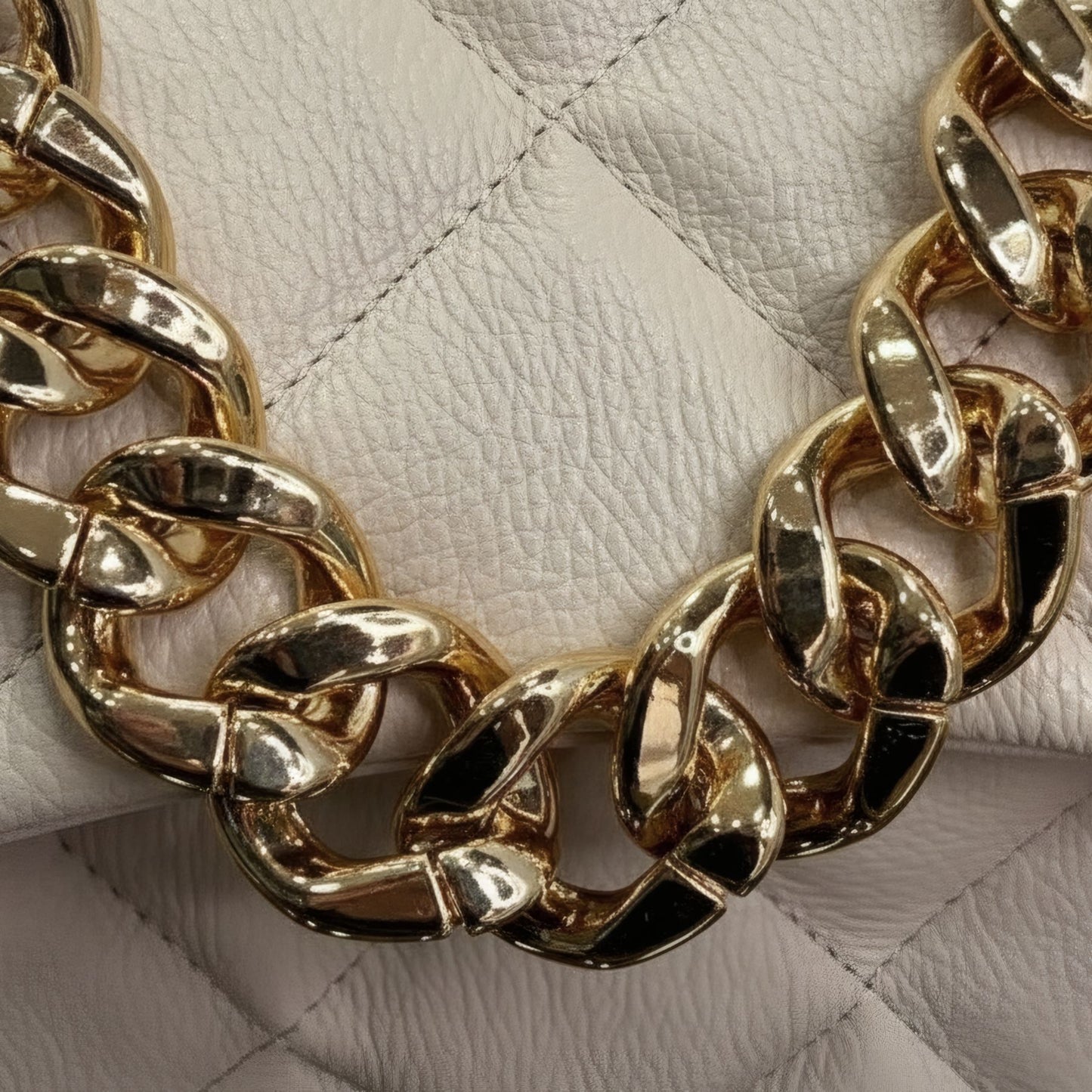 CAPRI – Quilted Leather Crossbody Bag