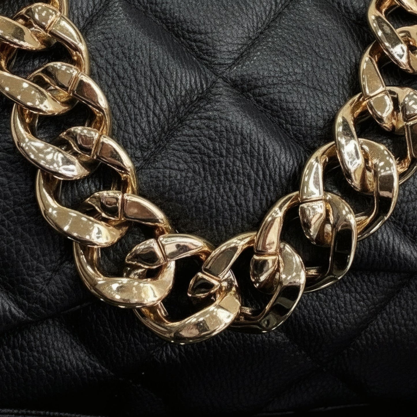 CAPRI – Quilted Leather Crossbody Bag